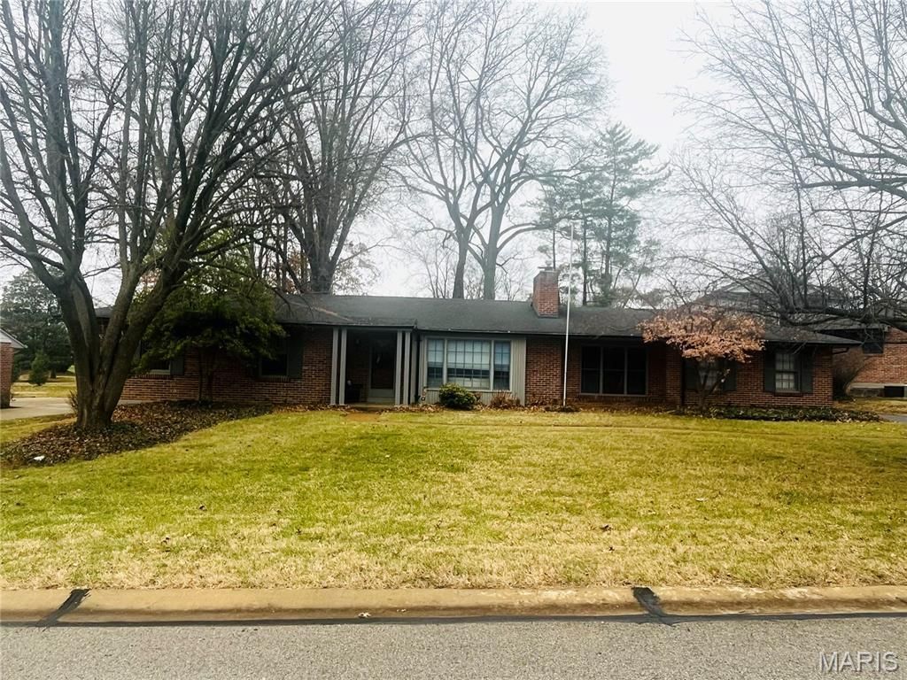 1319 Kendon Drive, Des Peres, MO 63131 Main Photo