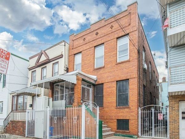 92 Mallory Ave, Unit FL1, Jersey, NJ 07304