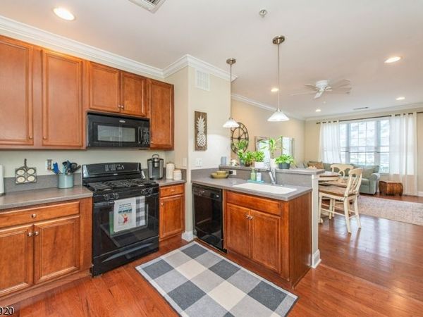 8101 Sanctuary Blvd, Riverdale, NJ 07457