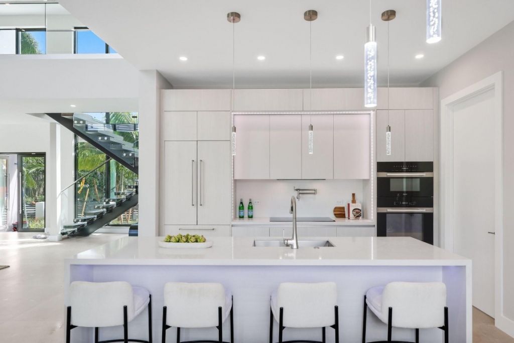 2015 NE 4th Ave, Wilton Manors, FL 33305 Photo