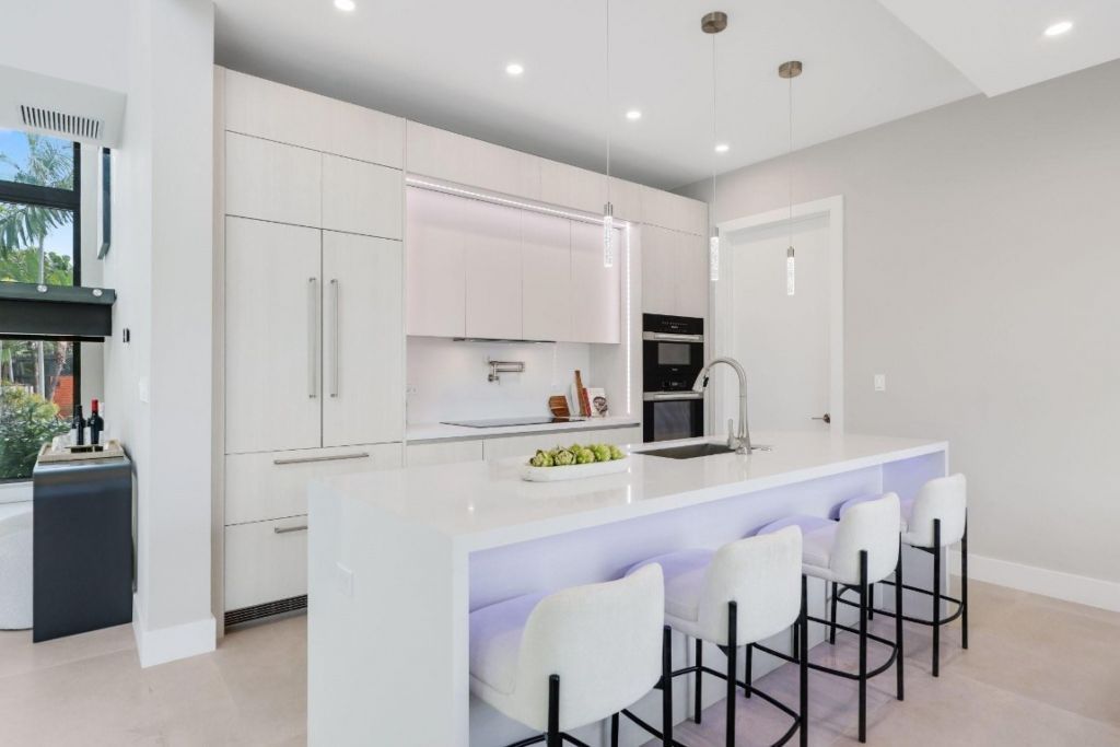 2015 NE 4th Ave, Wilton Manors, FL 33305 Photo