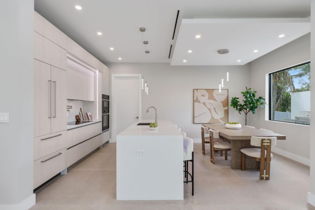 2015 NE 4th Ave, Wilton Manors, FL 33305 Photo