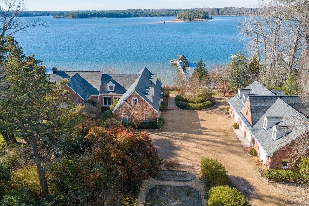 979 Twiggs Ferry Road, Hartfield, VA 23071 Main Photo