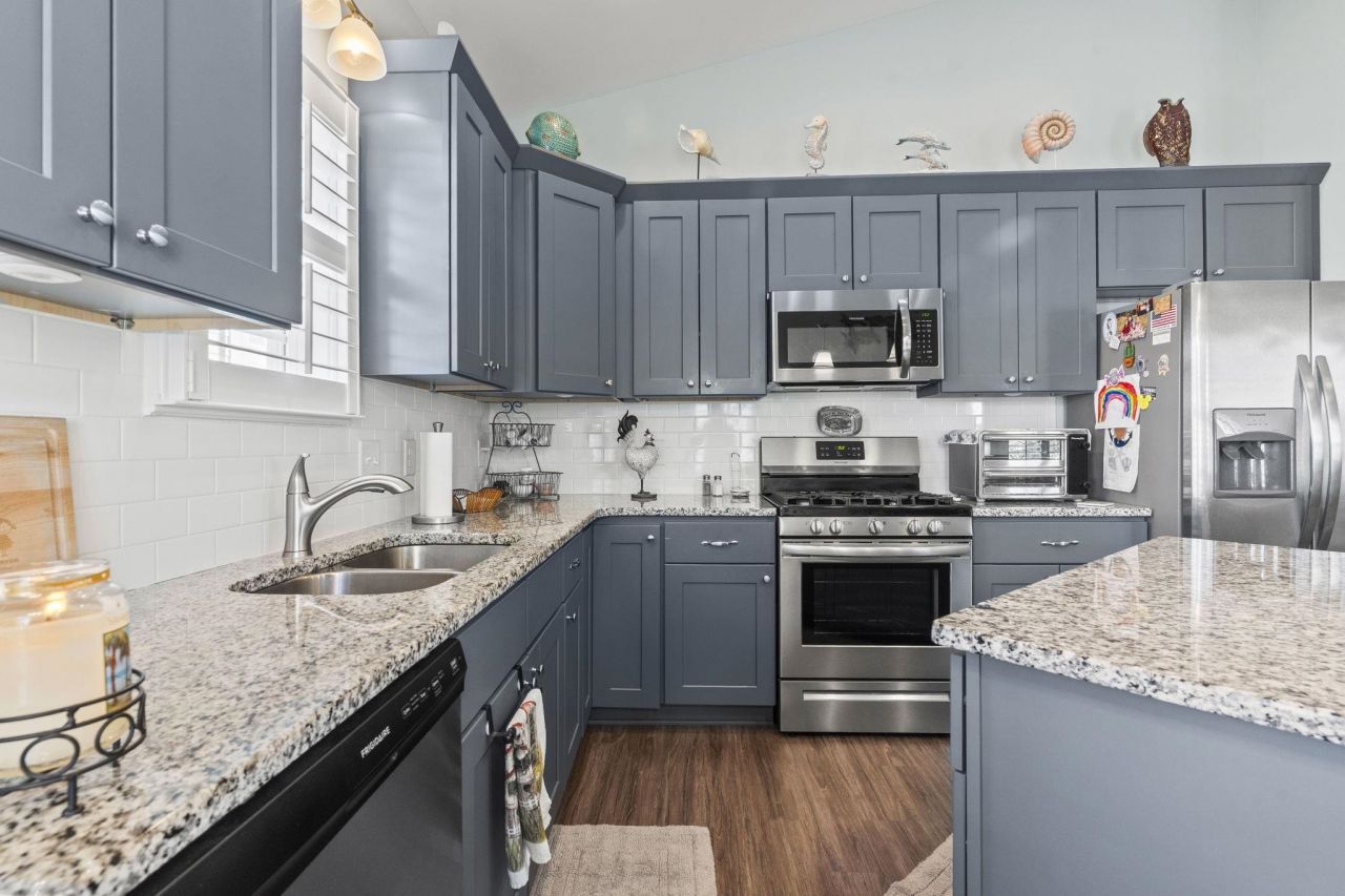 4408 Grande Harbour Blvd. Photo 11