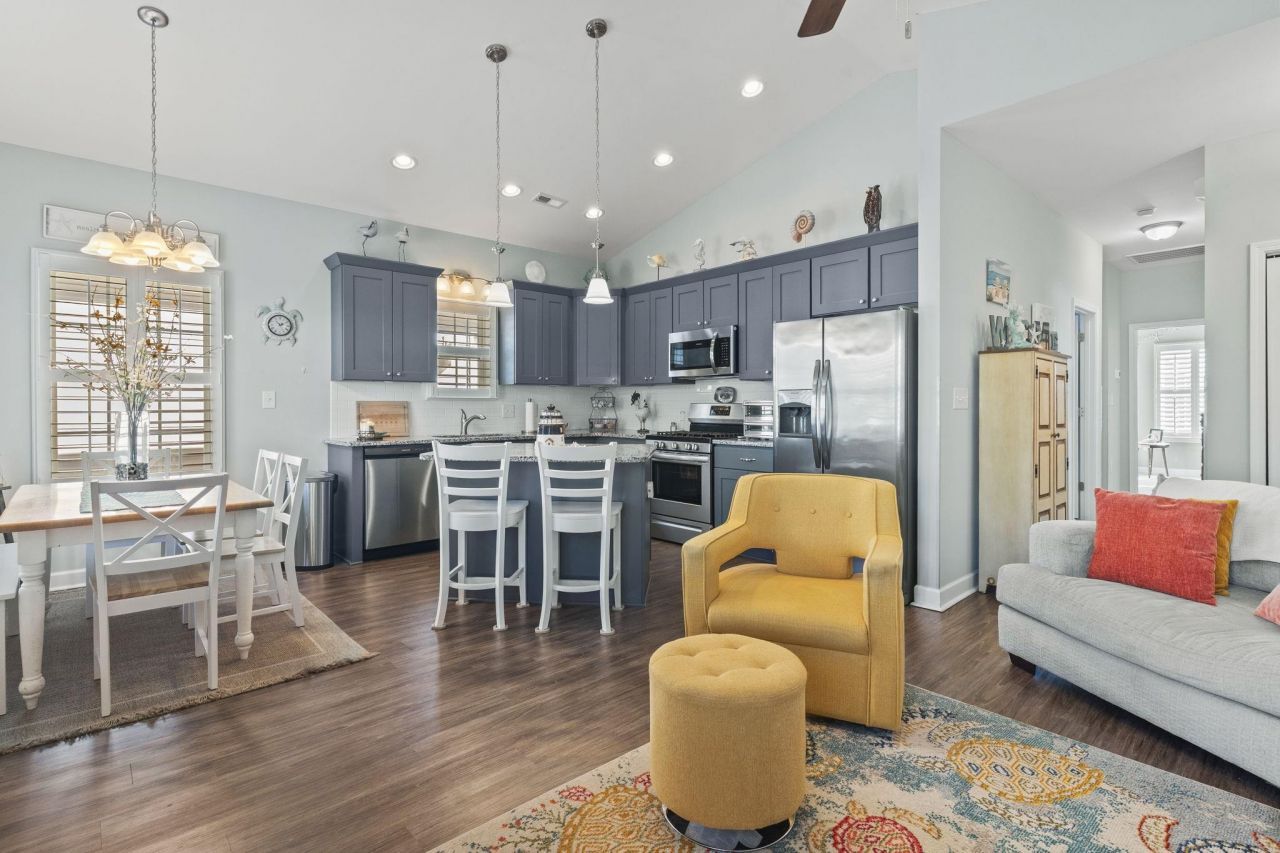 4408 Grande Harbour Blvd. Photo 8