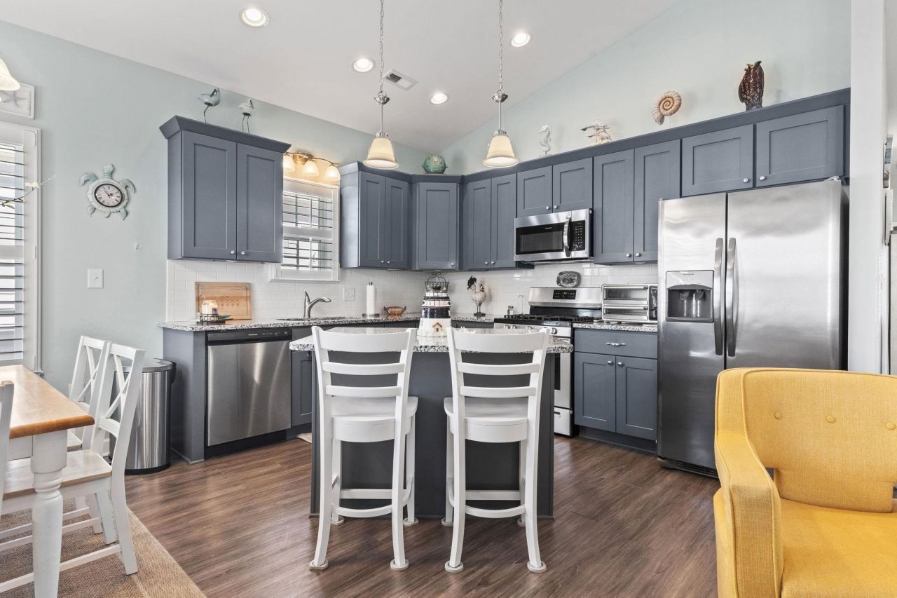 4408 Grande Harbour Blvd. Photo 9