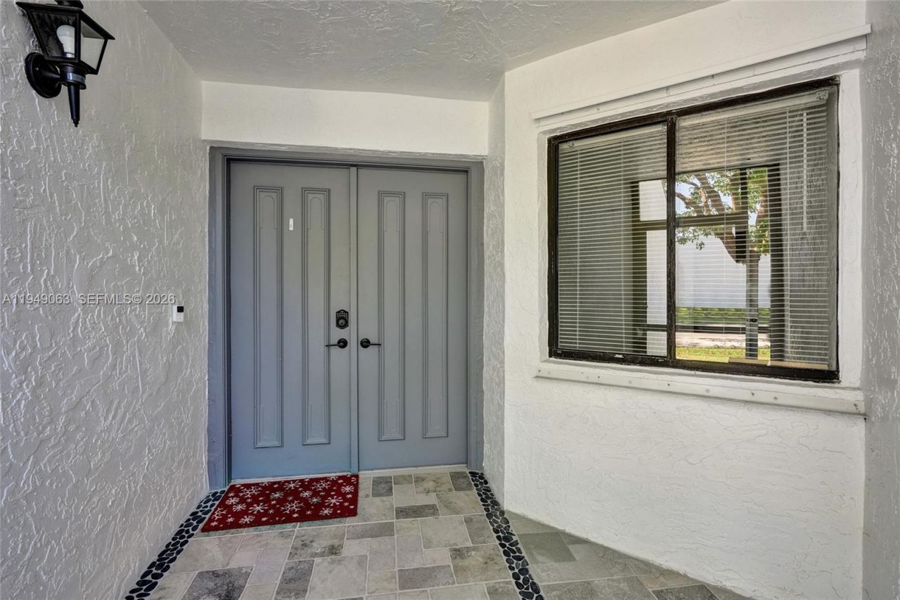 155 Love Cres, Royal Palm Beach, FL 33411 Photo