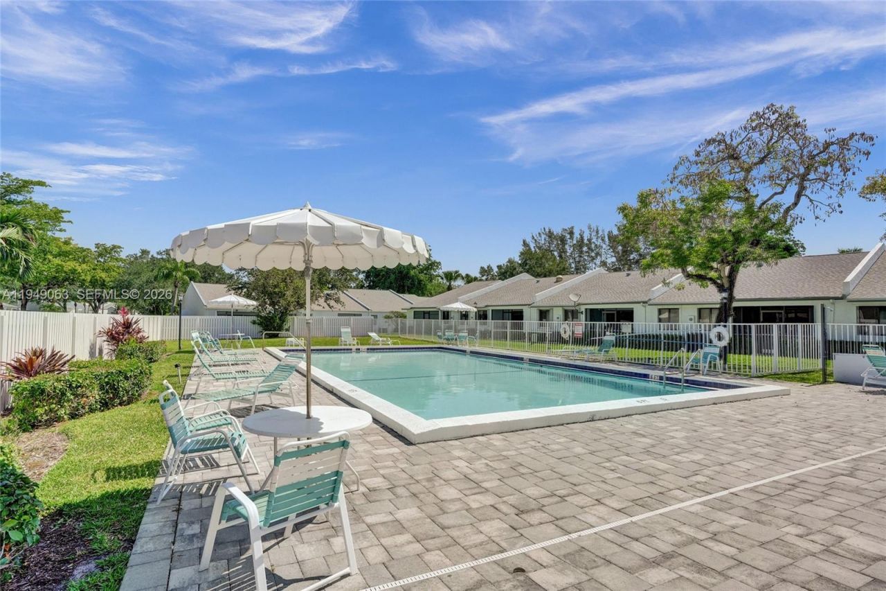 155 Love Cres, Royal Palm Beach, FL 33411 Photo