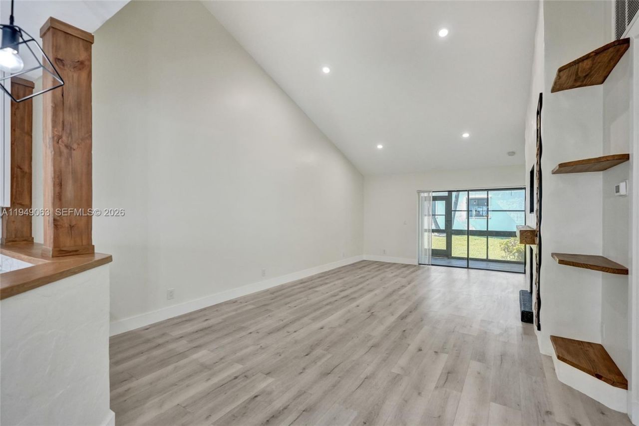 155 Love Cres, Royal Palm Beach, FL 33411 Photo