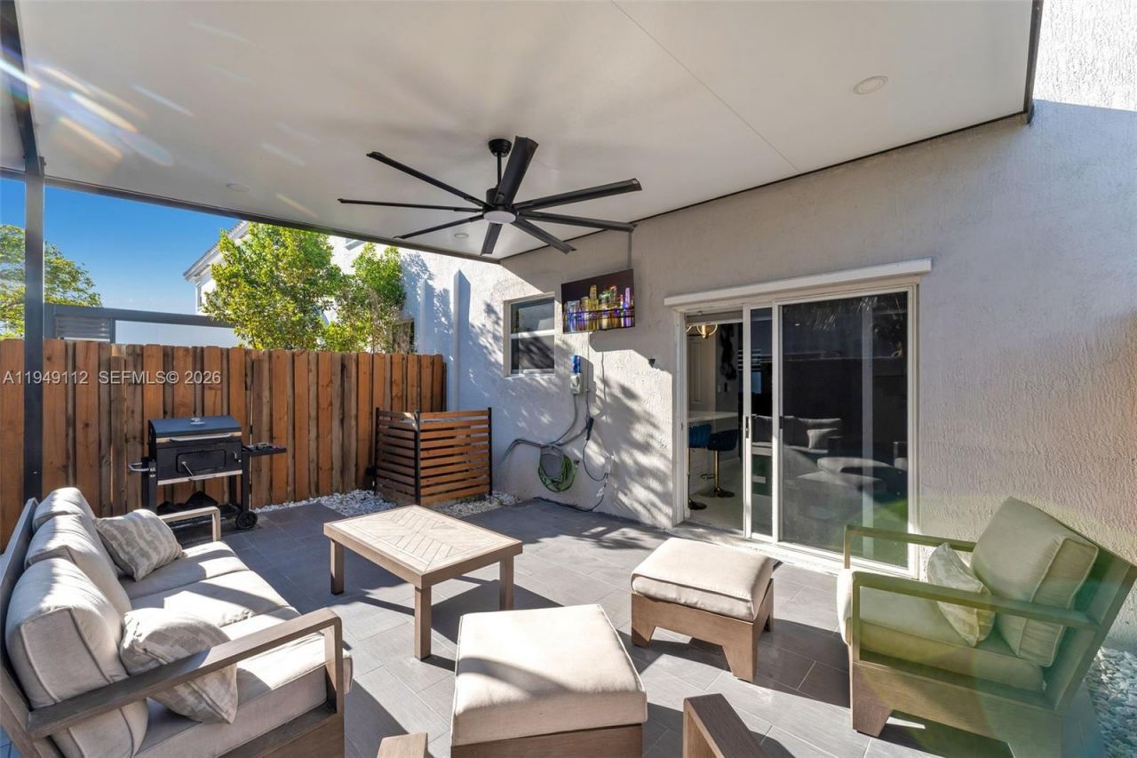 2614 SE 13th St, Homestead, FL 33035 Photo