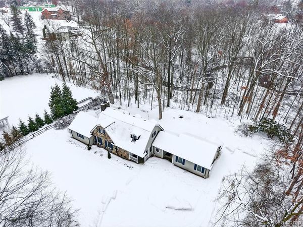 24924 Riverwood Drive, Franklin Vlg, MI 48025