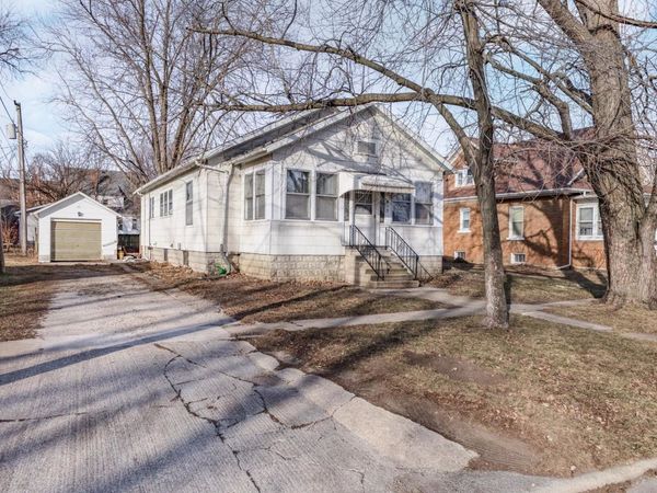 415 N Locust Street, Pontiac, IL 61764