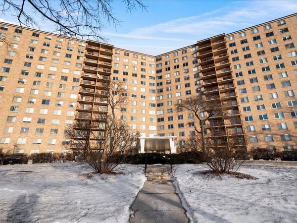 6833 N Kedzie Avenue, Unit 1113, Chicago, IL 60645