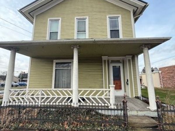 208 N Clay Street, Unit B, Millersburg, OH 44654
