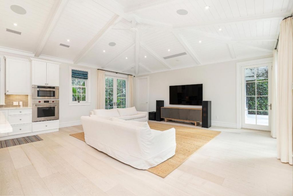 216 Sandpiper Drive, Palm Beach, FL 33480 Photo