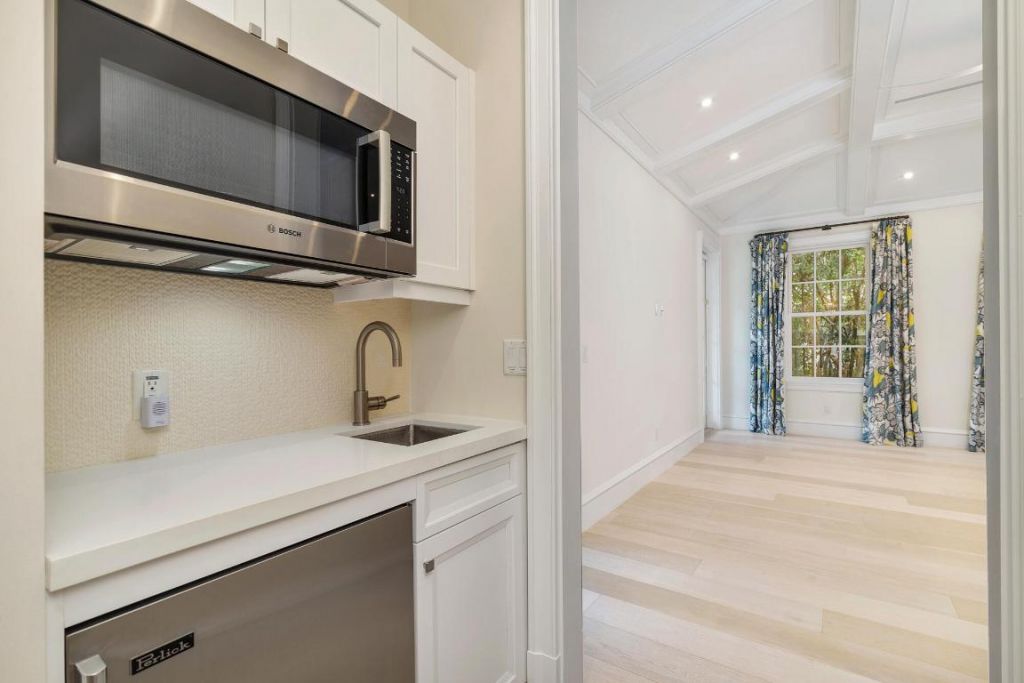 216 Sandpiper Drive, Palm Beach, FL 33480 Photo