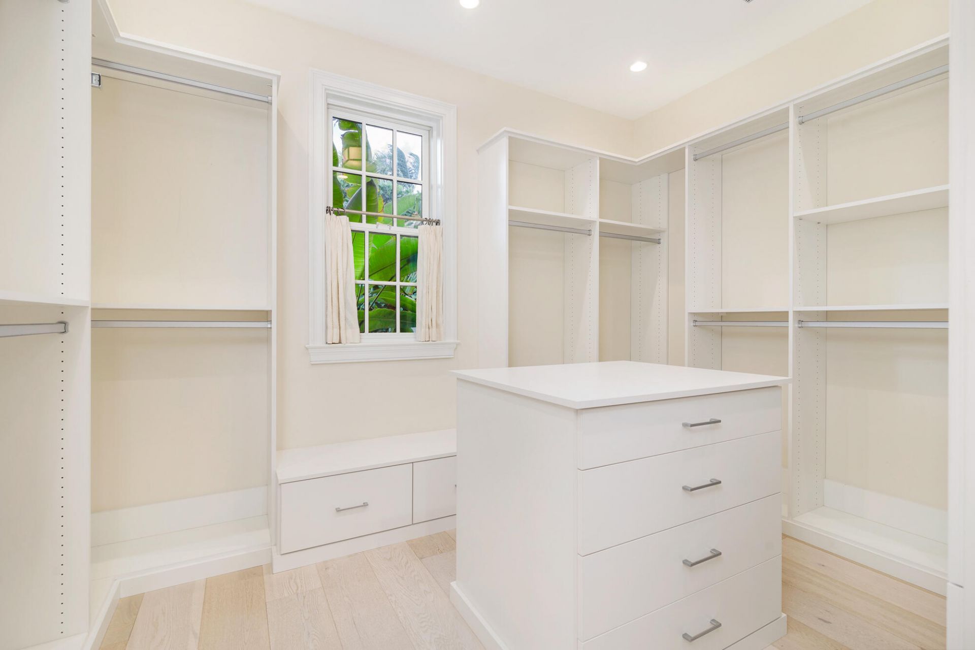 216 Sandpiper Drive, Palm Beach, FL 33480 Photo