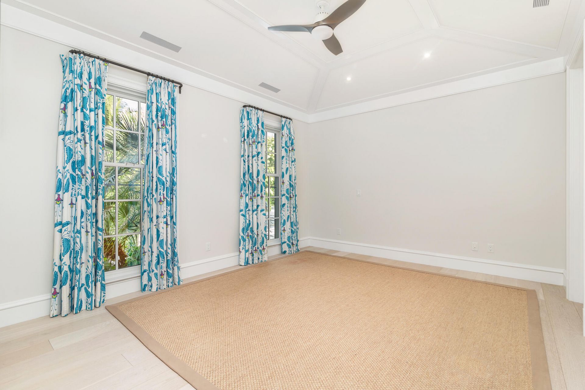 216 Sandpiper Drive, Palm Beach, FL 33480 Photo