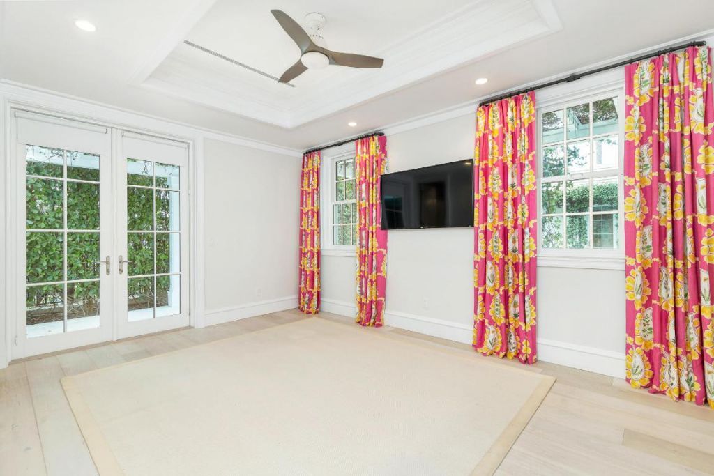 216 Sandpiper Drive, Palm Beach, FL 33480 Photo