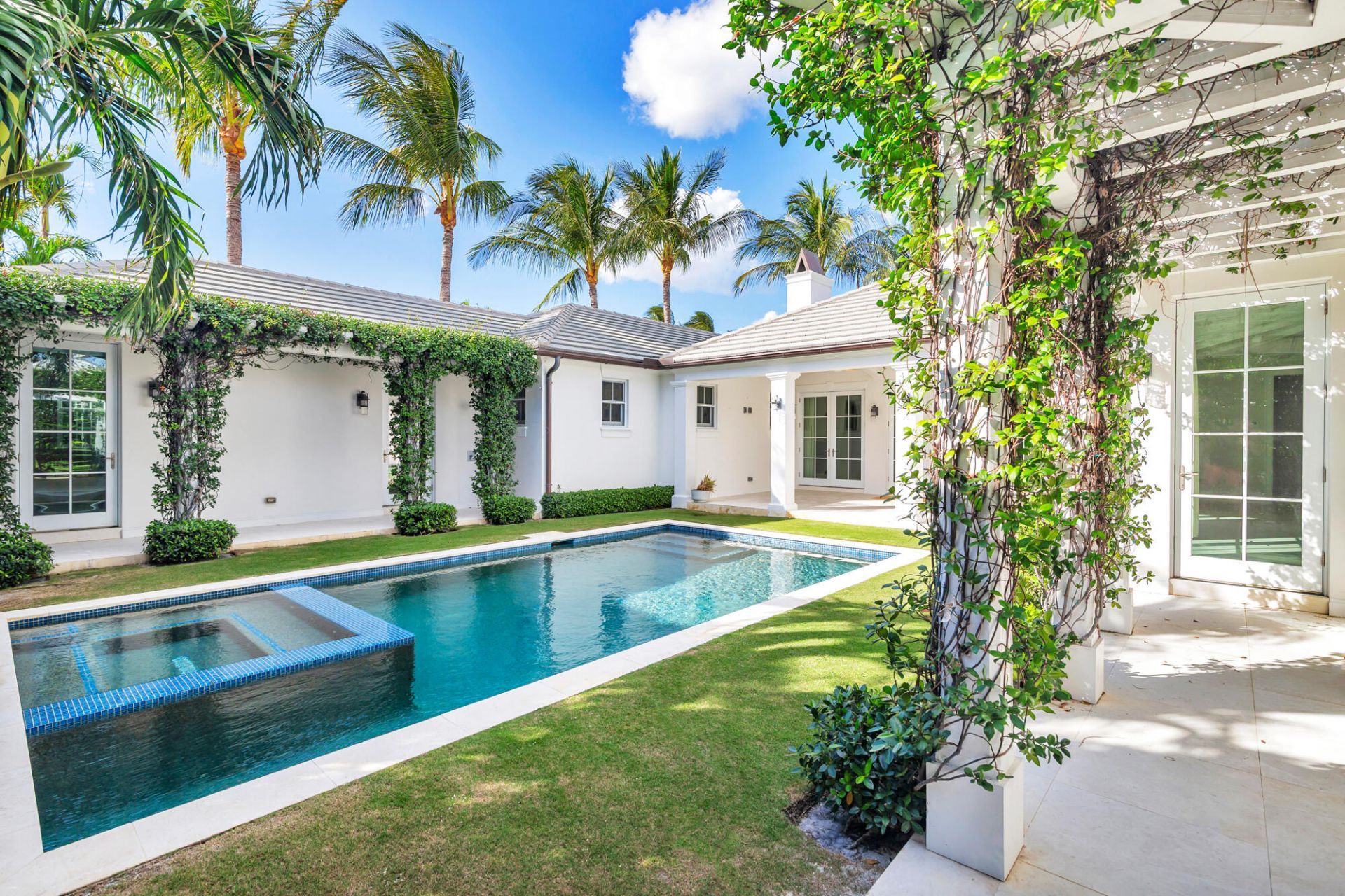 216 Sandpiper Drive, Palm Beach, FL 33480 Photo