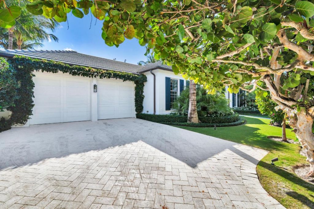 216 Sandpiper Drive, Palm Beach, FL 33480 Photo