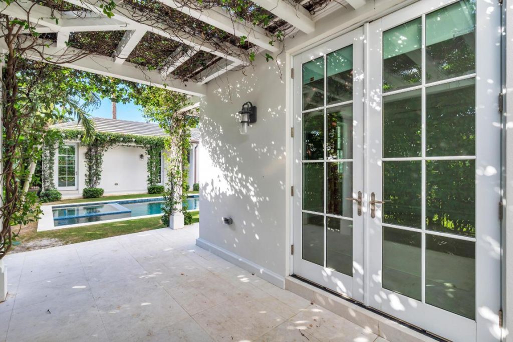 216 Sandpiper Drive, Palm Beach, FL 33480 Photo