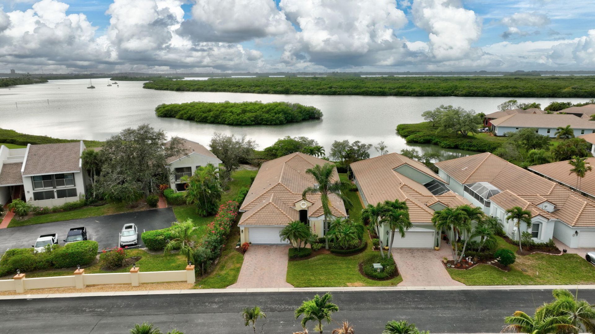 3305 Caracal Drive, Fort Pierce, FL 34949 Photo