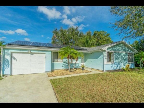 2533 SE Grand Drive, Port Saint Lucie, FL 34952