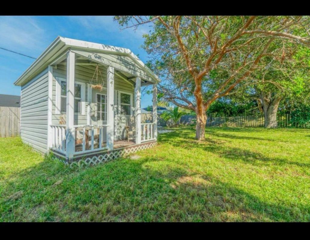 2533 SE Grand Drive, Port Saint Lucie, FL 34952 Photo