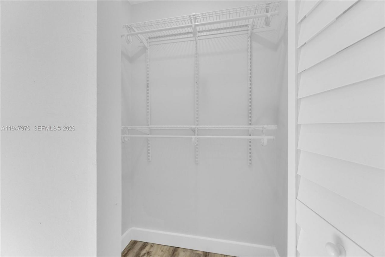 7925 Carlyle Ave, Unit 402, Miami Beach, FL 33141 Photo