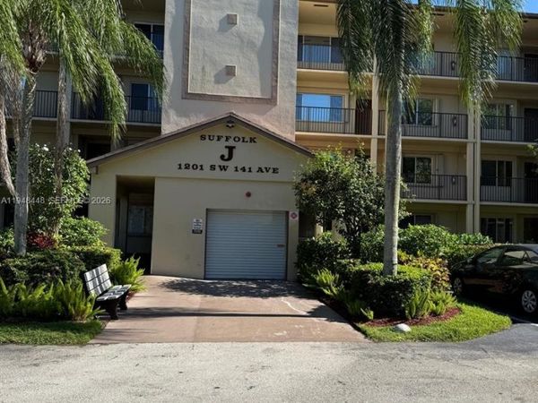 1201 SW 141st Ave, Unit 304J, Pembroke Pines, FL 33027