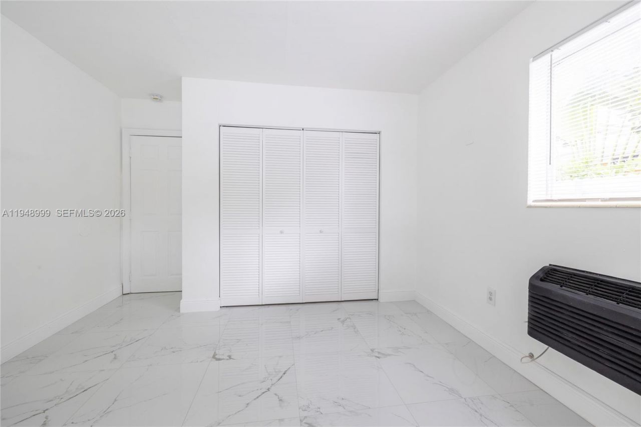 979 SW 10th St, Unit 4, Miami, FL 33130 Photo