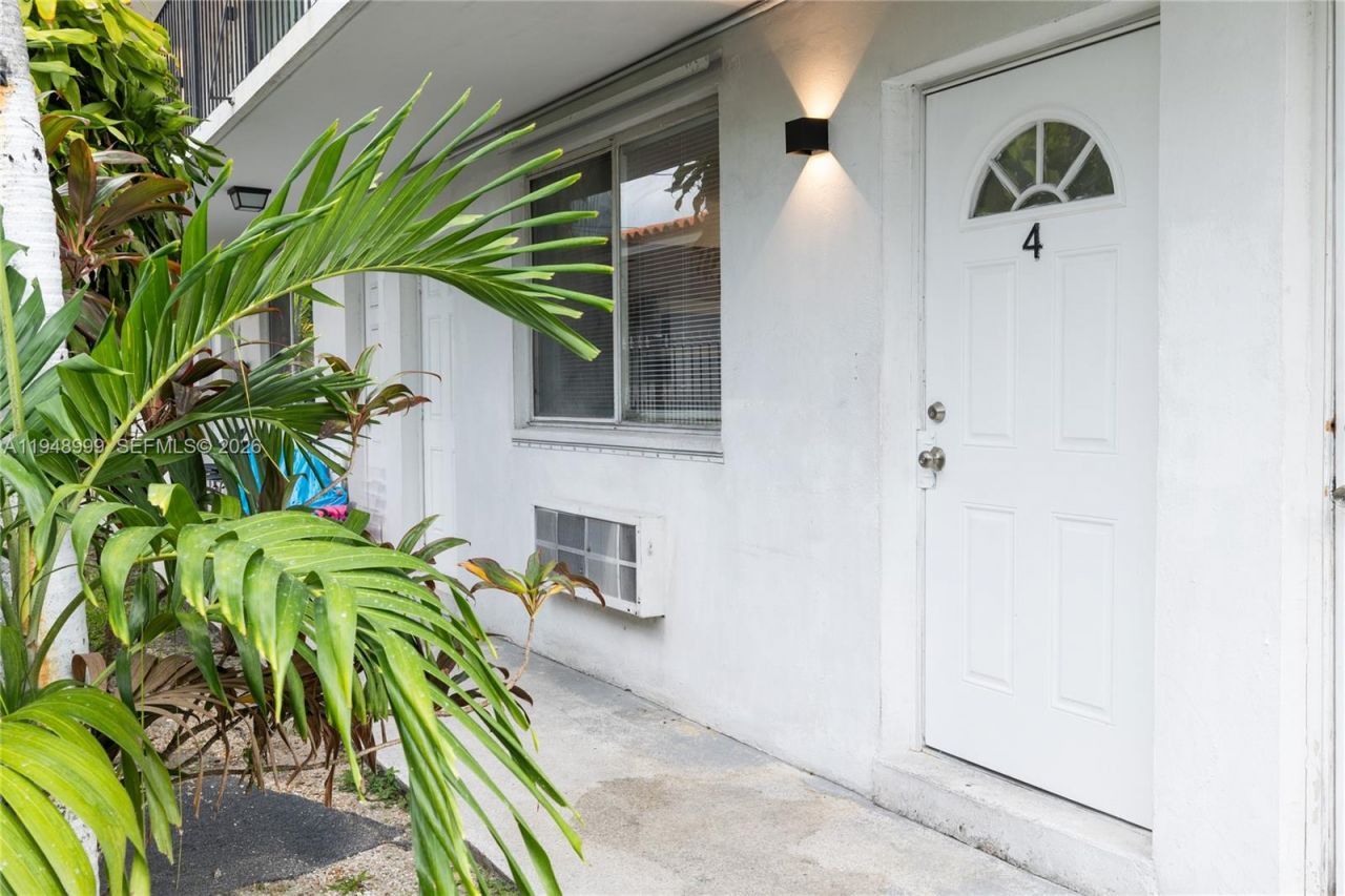 979 SW 10th St, Unit 4, Miami, FL 33130 Photo