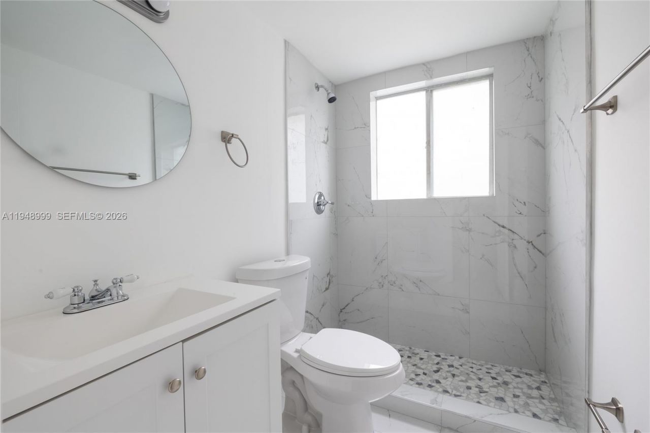 979 SW 10th St, Unit 4, Miami, FL 33130 Photo