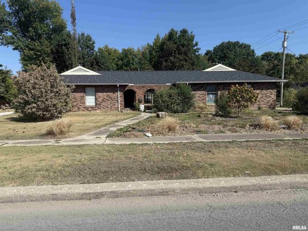 808 S VICTOR Street, Christopher, IL 62822