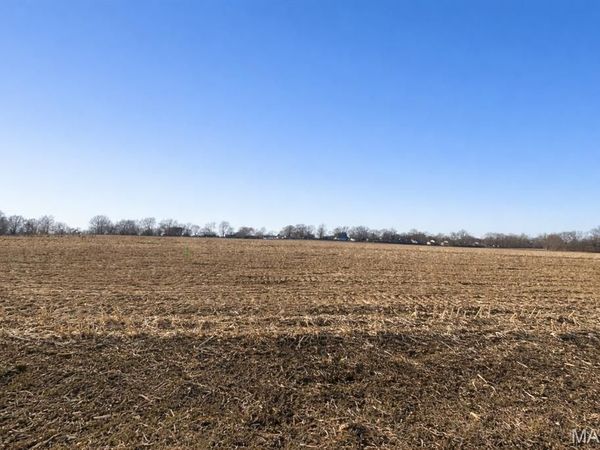 2281 Staunton Road, Troy, IL 62294