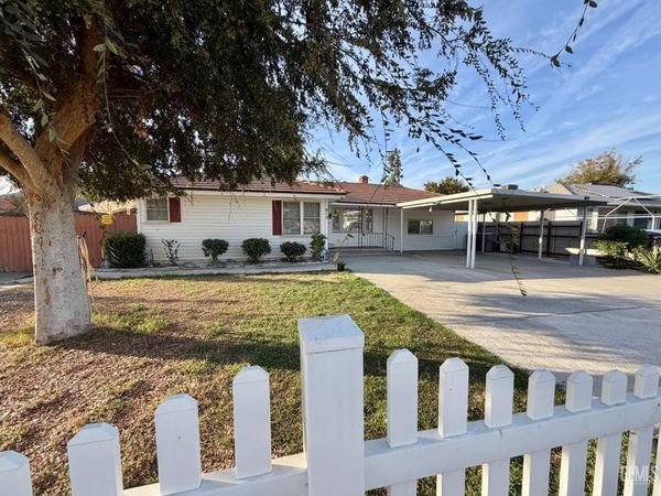 613 El Prado Drive, Bakersfield, CA 93304