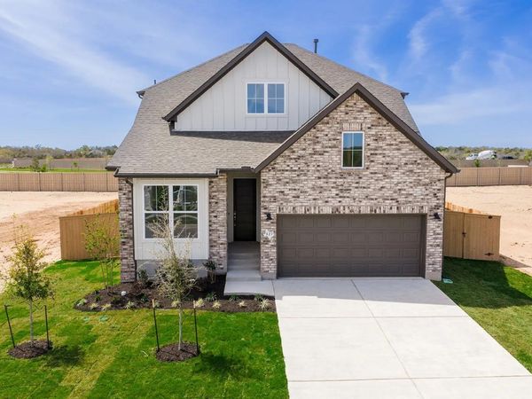 127 Silverbell LN, Bastrop, TX 78602