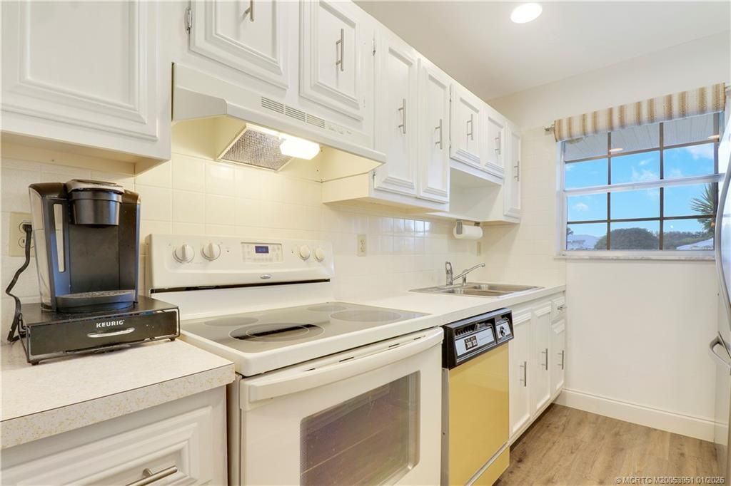 211 Manatee Lane, Unit D, Fort Pierce, FL 34982 Photo