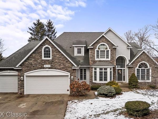 5118 S Shore Drive, Fruitport Vlg, MI 49461