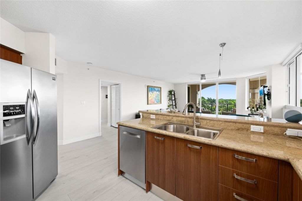 2011 N Ocean Boulevard, Unit 504, Fort Lauderdale, FL 33305 Photo