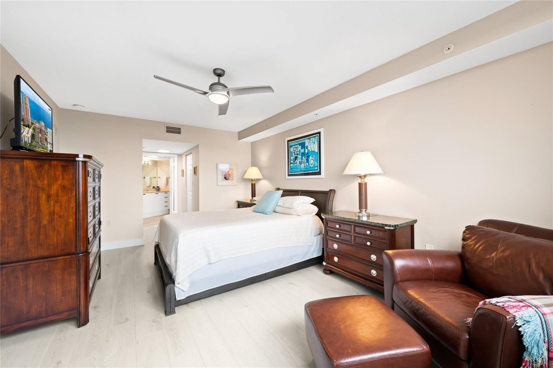 2011 N Ocean Boulevard, Unit 504, Fort Lauderdale, FL 33305 Photo