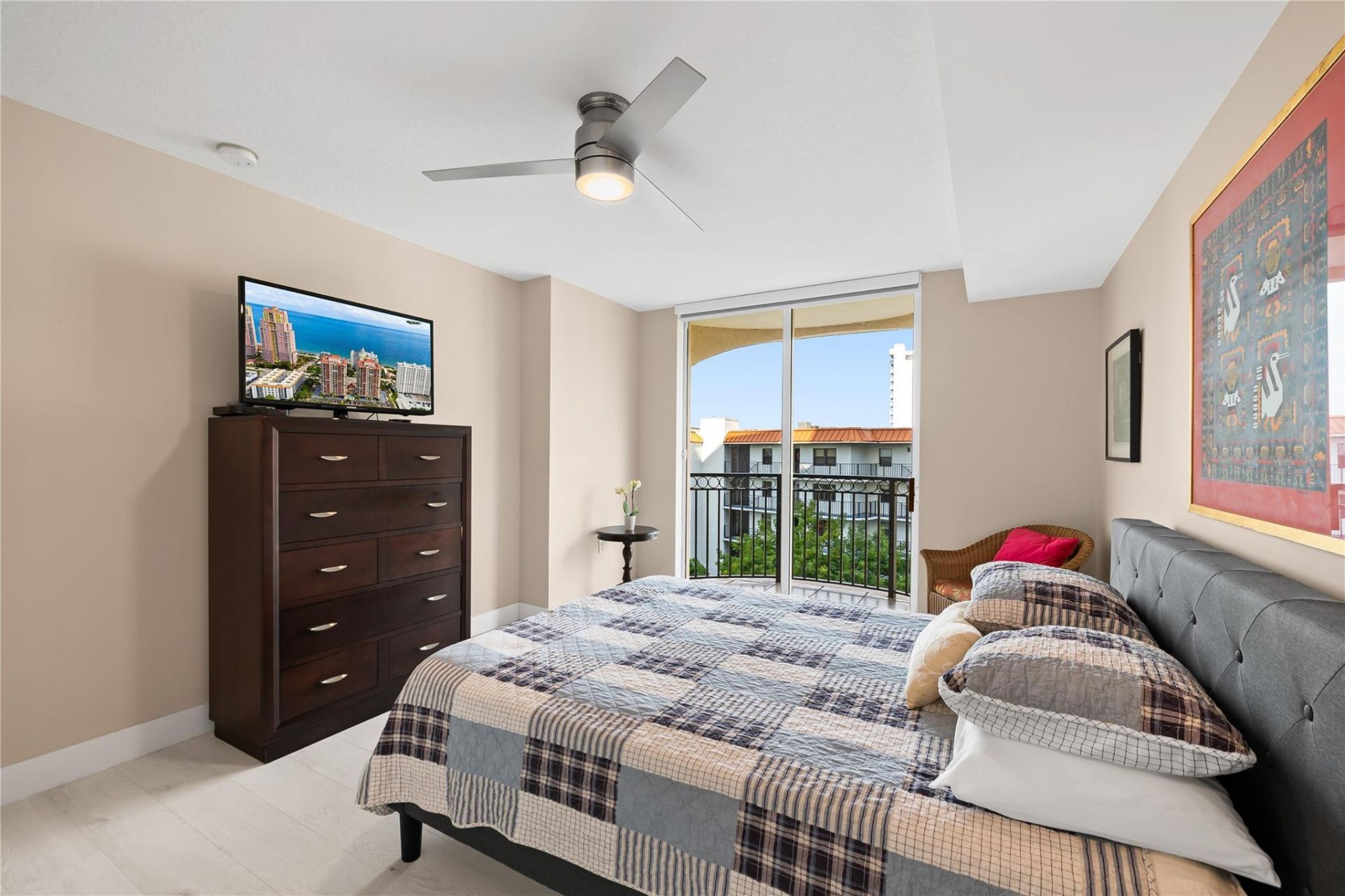 2011 N Ocean Boulevard, Unit 504, Fort Lauderdale, FL 33305 Photo