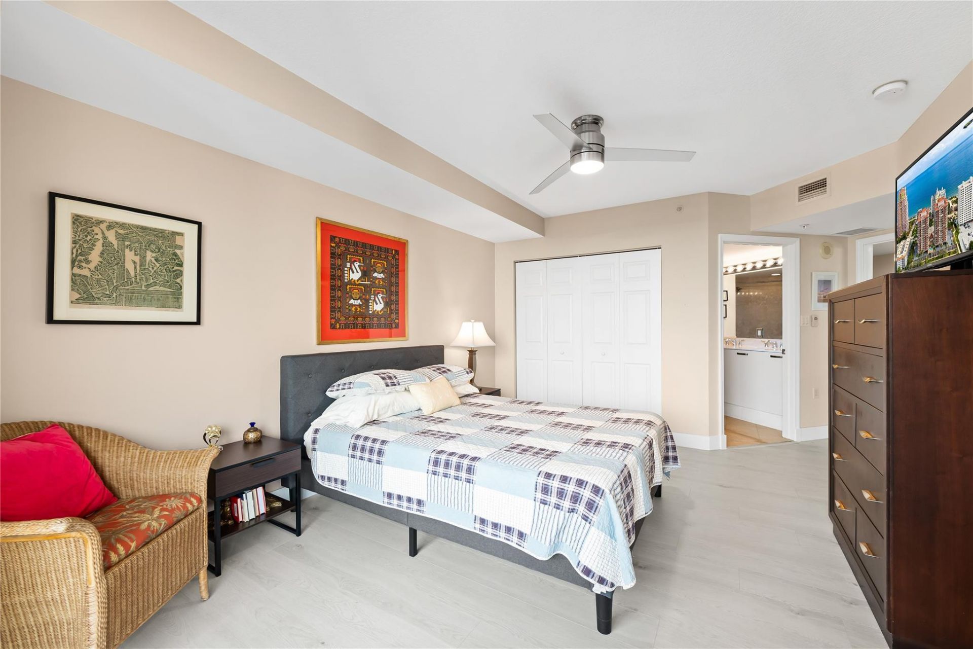 2011 N Ocean Boulevard, Unit 504, Fort Lauderdale, FL 33305 Photo