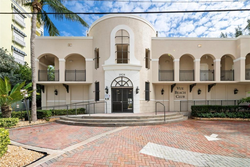 2011 N Ocean Boulevard, Unit 504, Fort Lauderdale, FL 33305 Photo