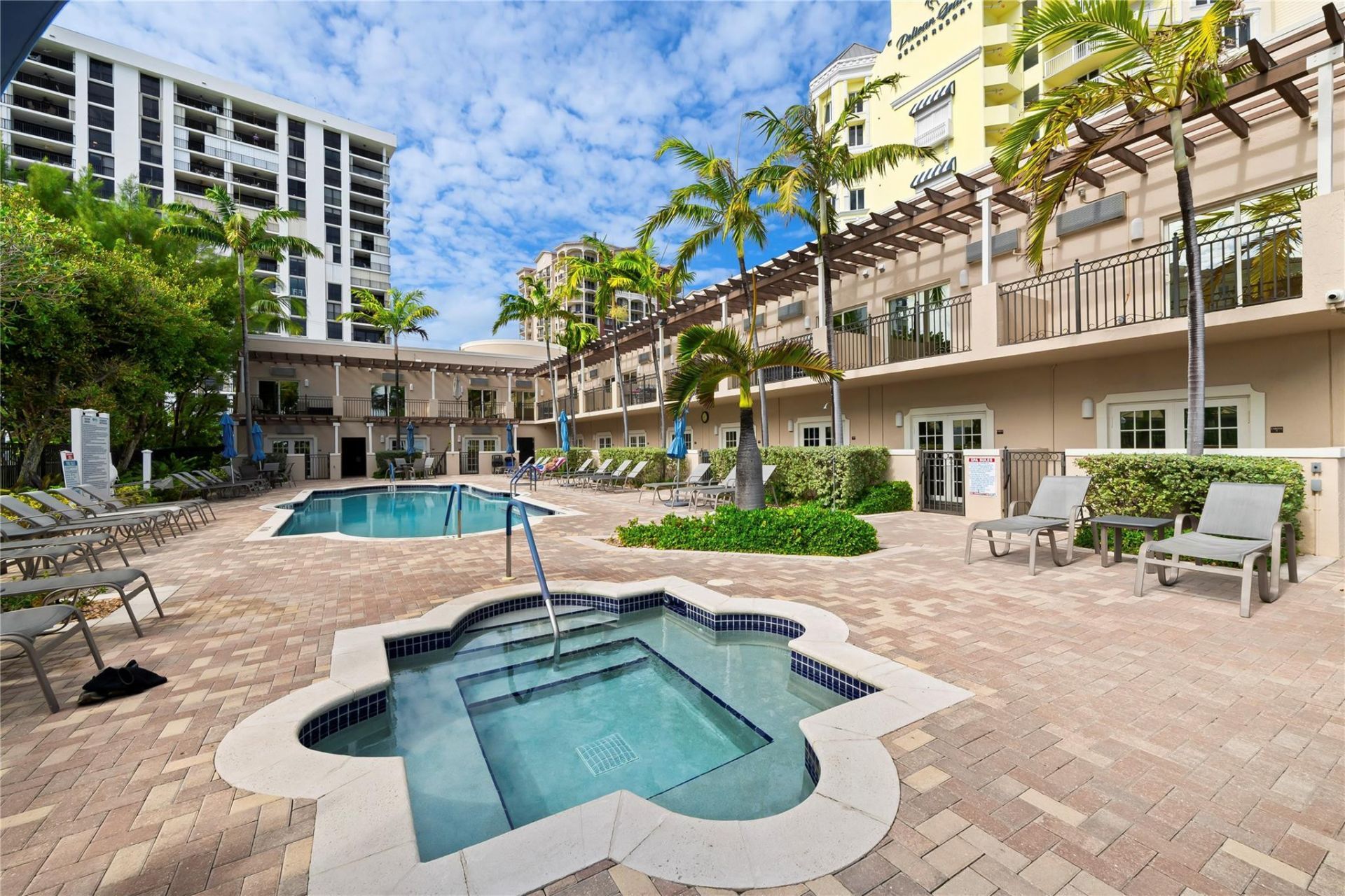 2011 N Ocean Boulevard, Unit 504, Fort Lauderdale, FL 33305 Photo