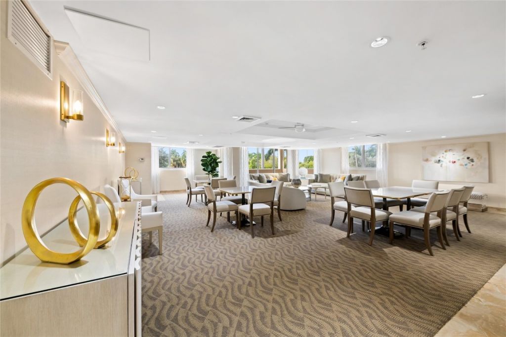 2011 N Ocean Boulevard, Unit 504, Fort Lauderdale, FL 33305 Photo