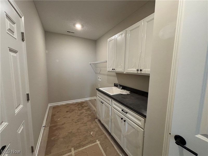 8304 Clydesdale Drive, Mentor, OH 44060 Photo 14