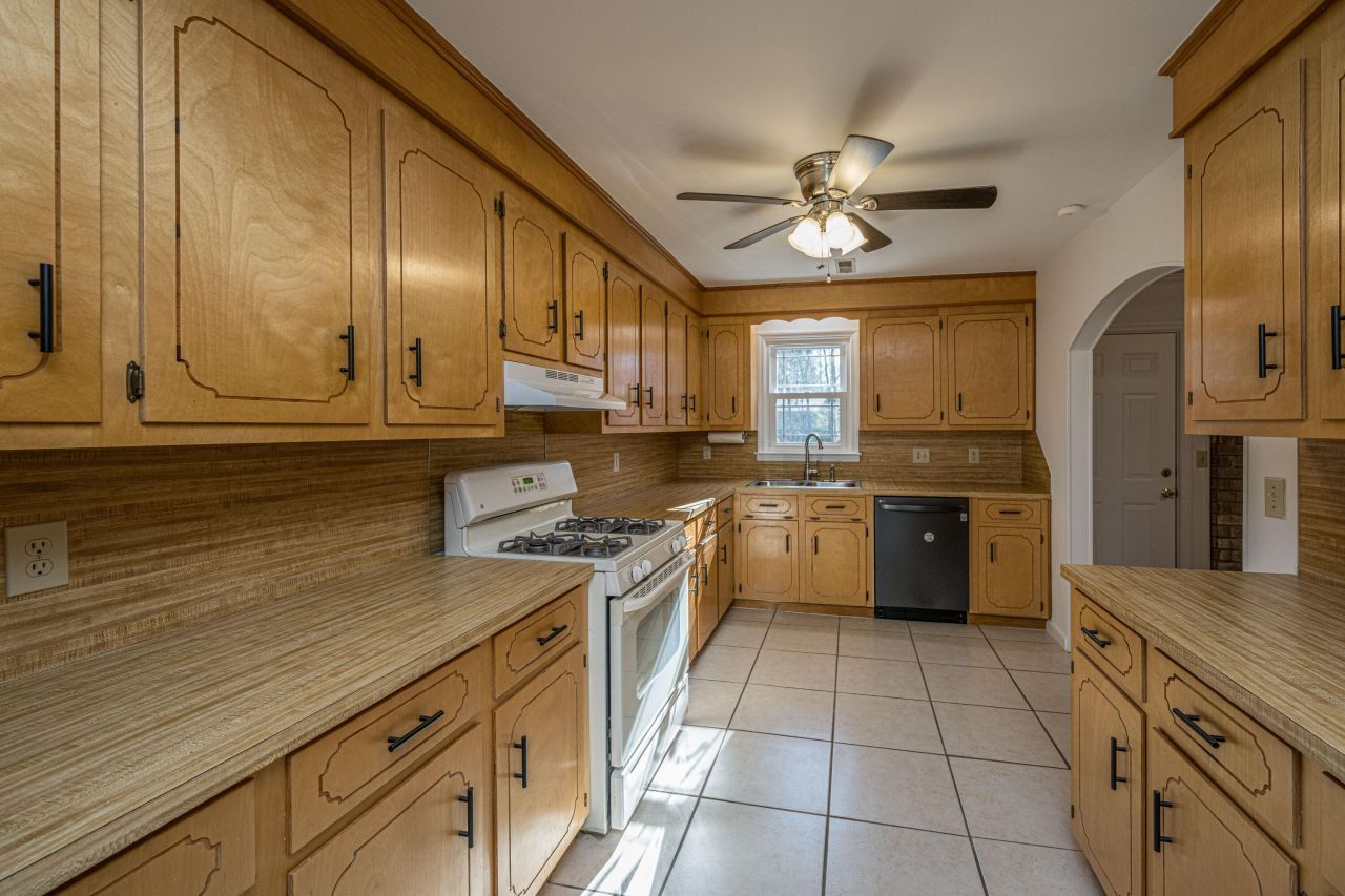 325 Linden Court Photo 13