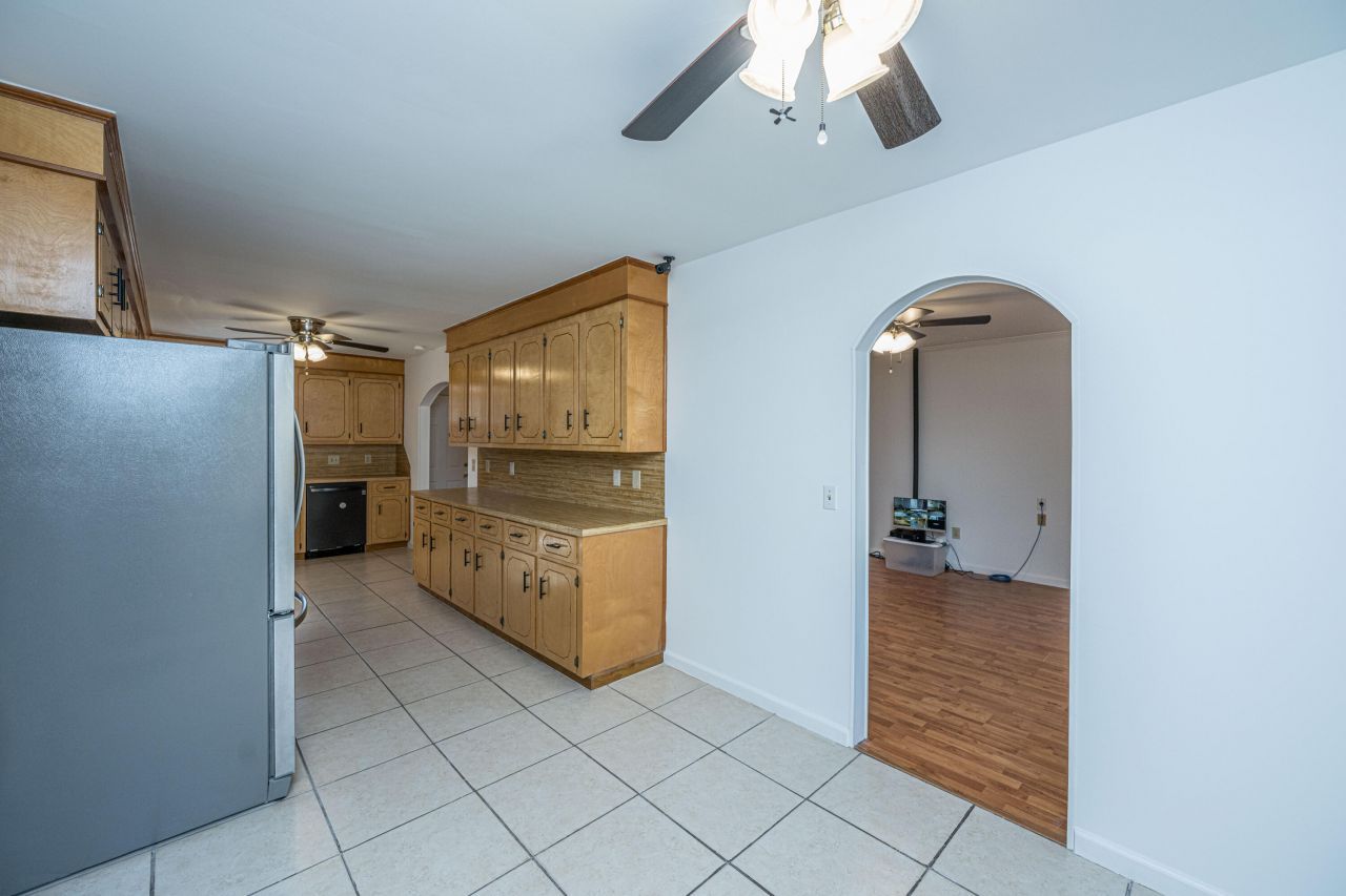 325 Linden Court Photo 14